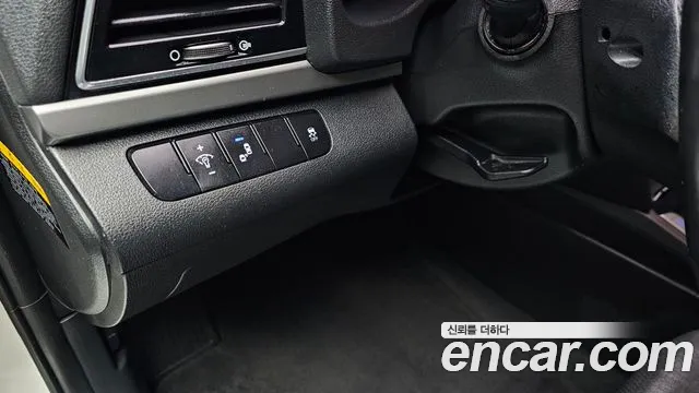Hyundai AVANTE 2017 — фото 13
