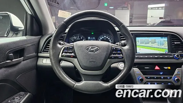 Hyundai AVANTE 2017 — фото 14