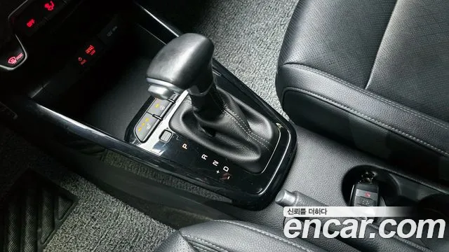 Kia Stonic 2018 — фото 12