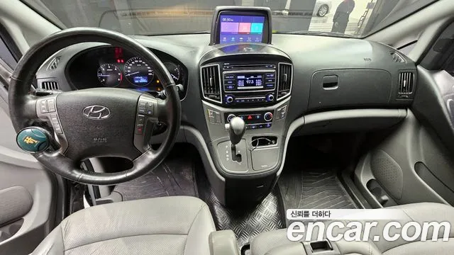 Hyundai Starex 2017 — фото 7