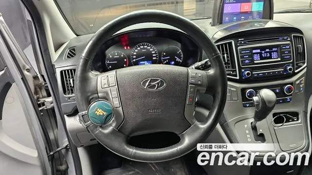 Hyundai Starex 2017 — фото 13