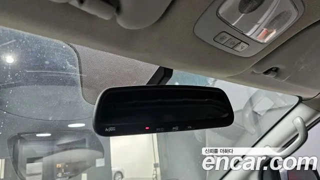 Hyundai Starex 2017 — фото 18