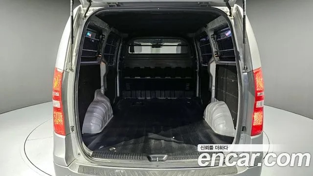 Hyundai Starex 2017 — фото 20