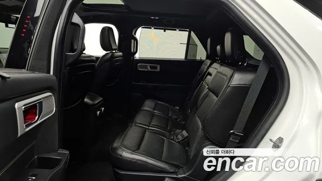 Ford Explorer 2020 — фото 12