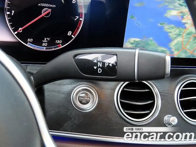 Mercedes-Benz E-Class 2019 — фото 11