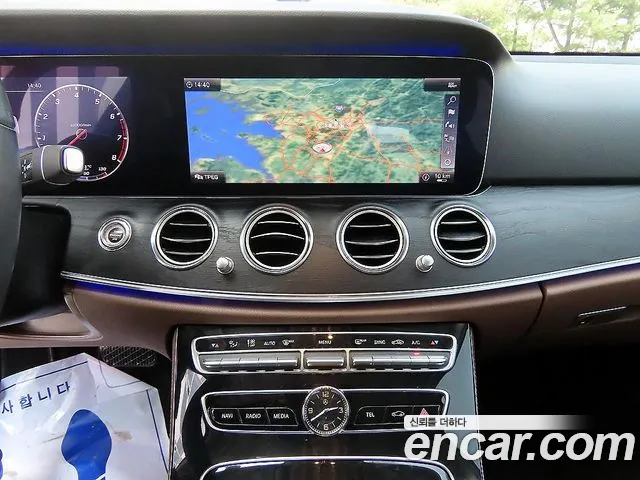 Mercedes-Benz E-Class 2019 — фото 14