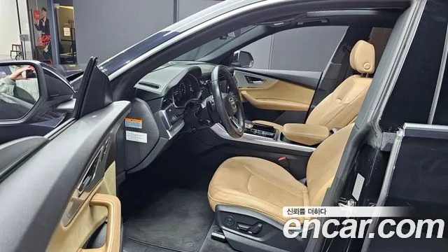 Audi Q8 2021 — фото 10
