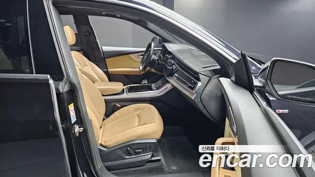 Audi Q8 2021 — фото 11