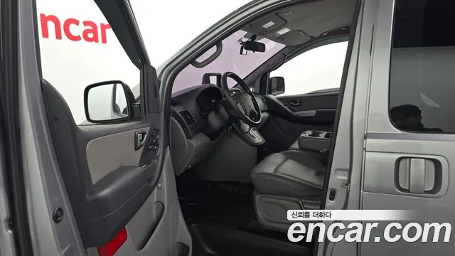 Hyundai Starex 2015 — фото 10