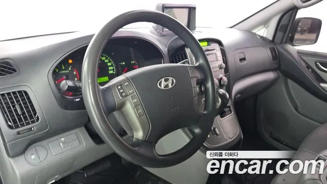 Hyundai Starex 2015 — фото 13