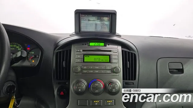 Hyundai Starex 2015 — фото 14