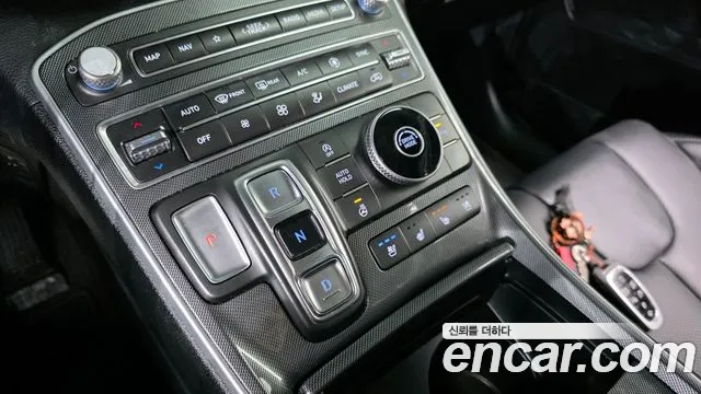 Hyundai Santafe 2022 — фото 12