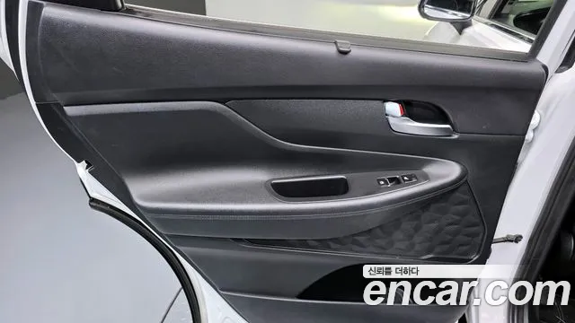 Hyundai Santafe 2022 — фото 15