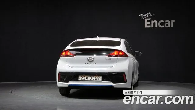 Hyundai Ioniq 2017 — фото 4