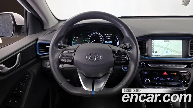 Hyundai Ioniq 2017 — фото 18