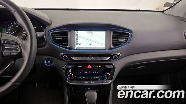Hyundai Ioniq 2017 — фото 19