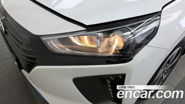 Hyundai Ioniq 2017 — фото 8