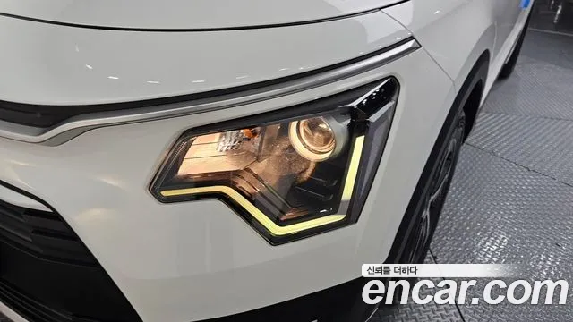 Kia Niro 2022 — фото 8