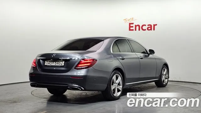 Mercedes-Benz E-Class 2017 — фото 2