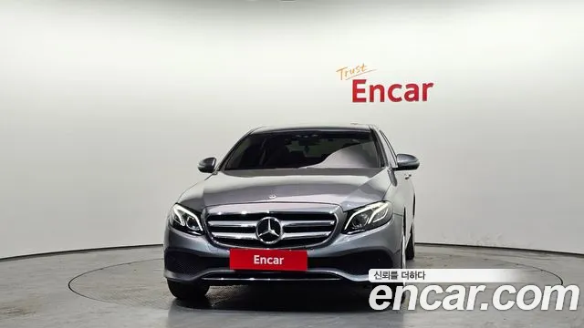 Mercedes-Benz E-Class 2017 — фото 3