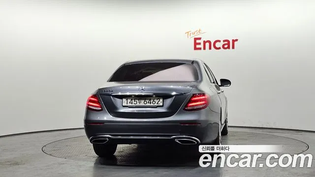 Mercedes-Benz E-Class 2017 — фото 4