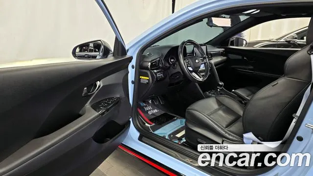 Hyundai Veloster 2019 — фото 13