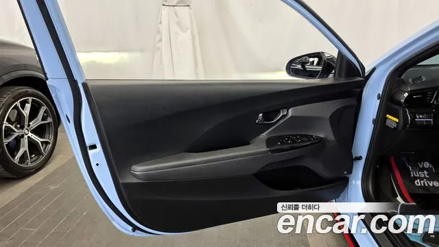 Hyundai Veloster 2019 — фото 14