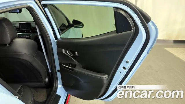 Hyundai Veloster 2019 — фото 15