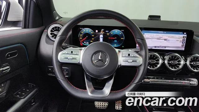 Mercedes-Benz EQA 2024 — фото 13