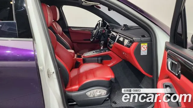 Porsche Macan 2020 — фото 16