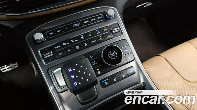 Hyundai Santafe 2023 — фото 12