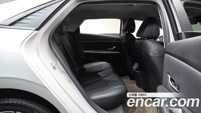Hyundai AVANTE 2021 — фото 16