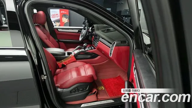 Porsche Cayenne 2023 — фото 16