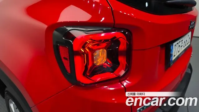 Jeep Renegade 2020 — фото 9