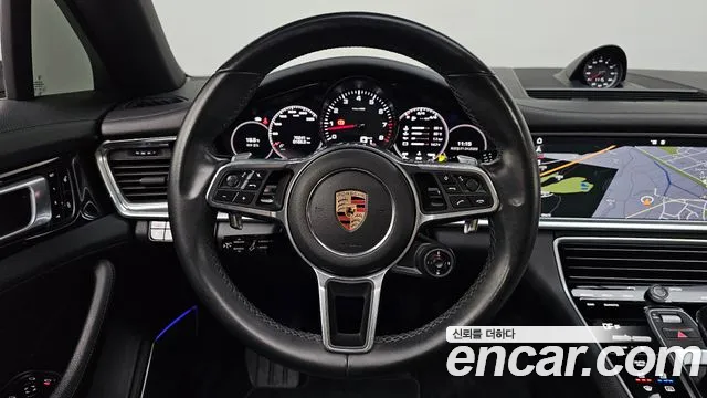 Porsche Panamera 2018 — фото 18