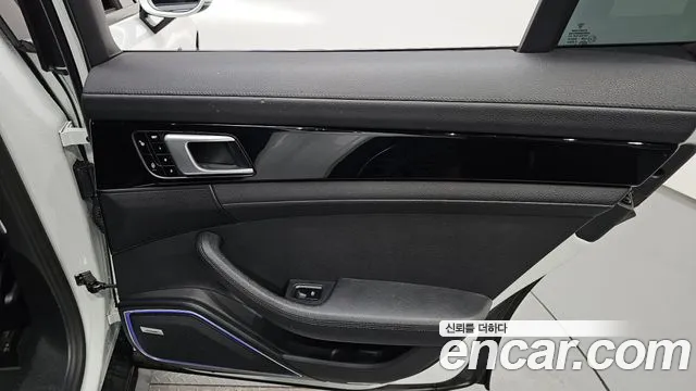 Porsche Panamera 2018 — фото 14