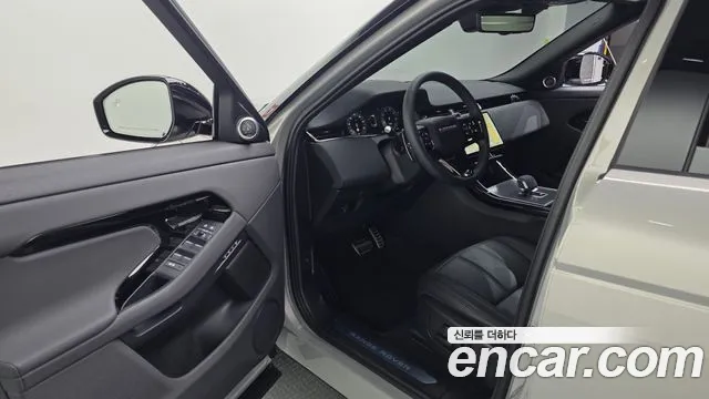 Land Rover Range Rover Evoque 2025 — фото 11