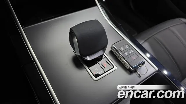 Land Rover Range Rover Evoque 2025 — фото 18