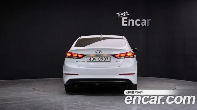 Hyundai AVANTE 2016 — фото 4