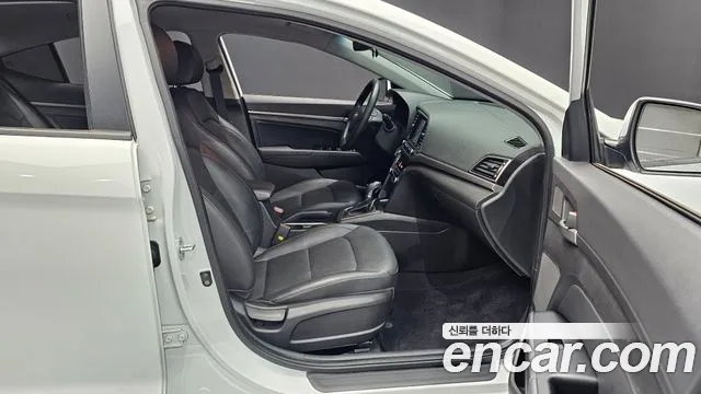 Hyundai AVANTE 2016 — фото 11