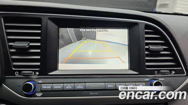 Hyundai AVANTE 2016 — фото 15