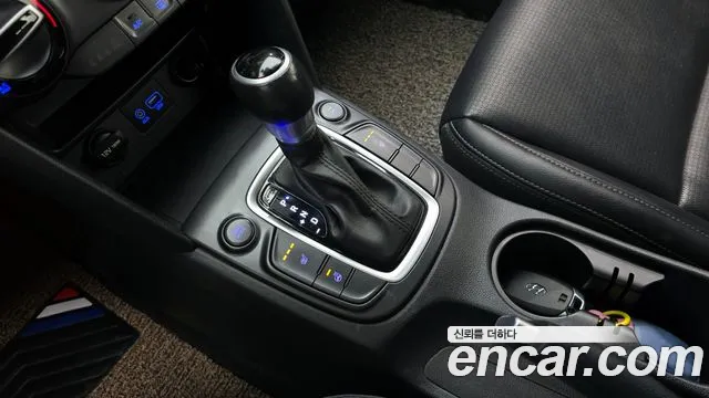 Hyundai Kona 2018 — фото 9