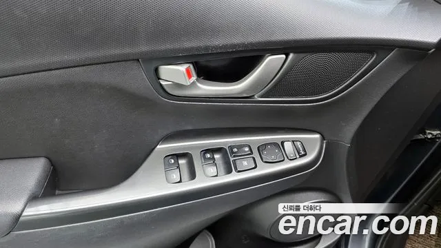 Hyundai Kona 2018 — фото 18