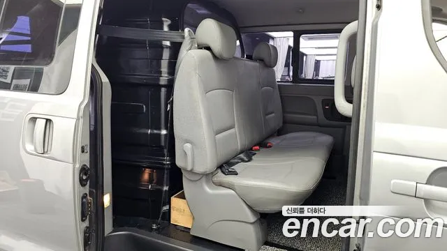 Hyundai Starex 2019 — фото 18