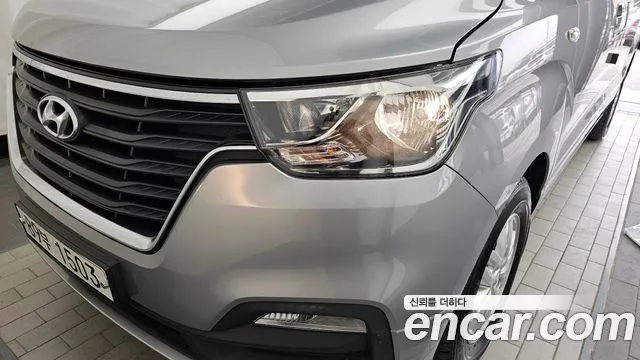 Hyundai Starex 2019 — фото 8