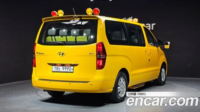 Hyundai Starex 2017 — фото 2