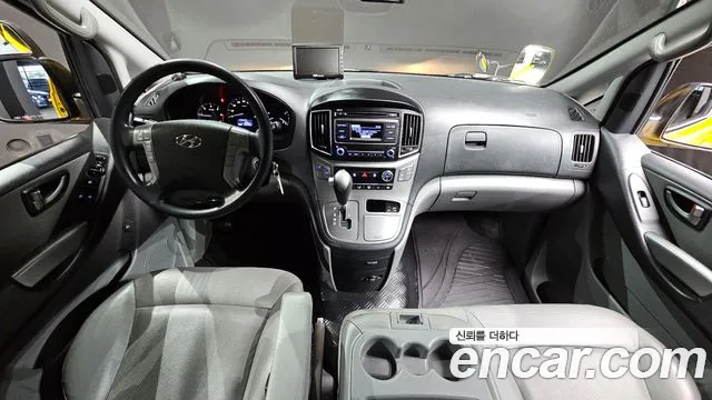 Hyundai Starex 2017 — фото 10