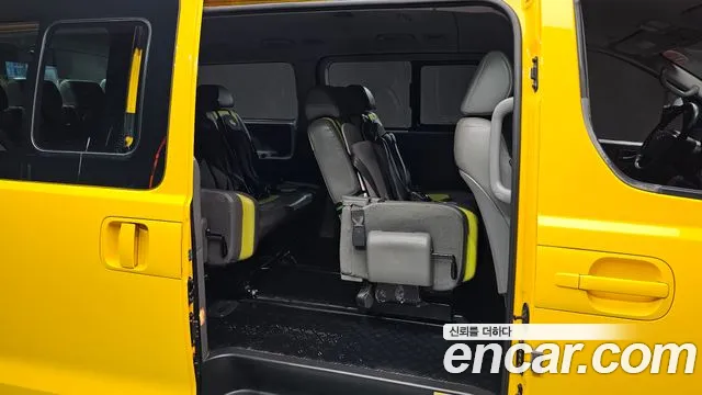 Hyundai Starex 2017 — фото 17