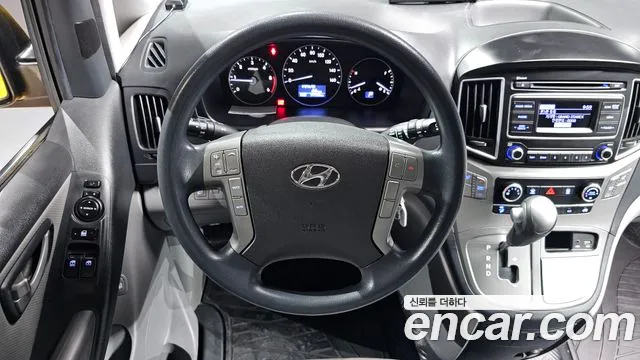 Hyundai Starex 2017 — фото 19