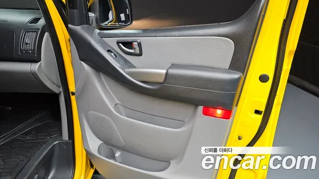 Hyundai Starex 2017 — фото 15